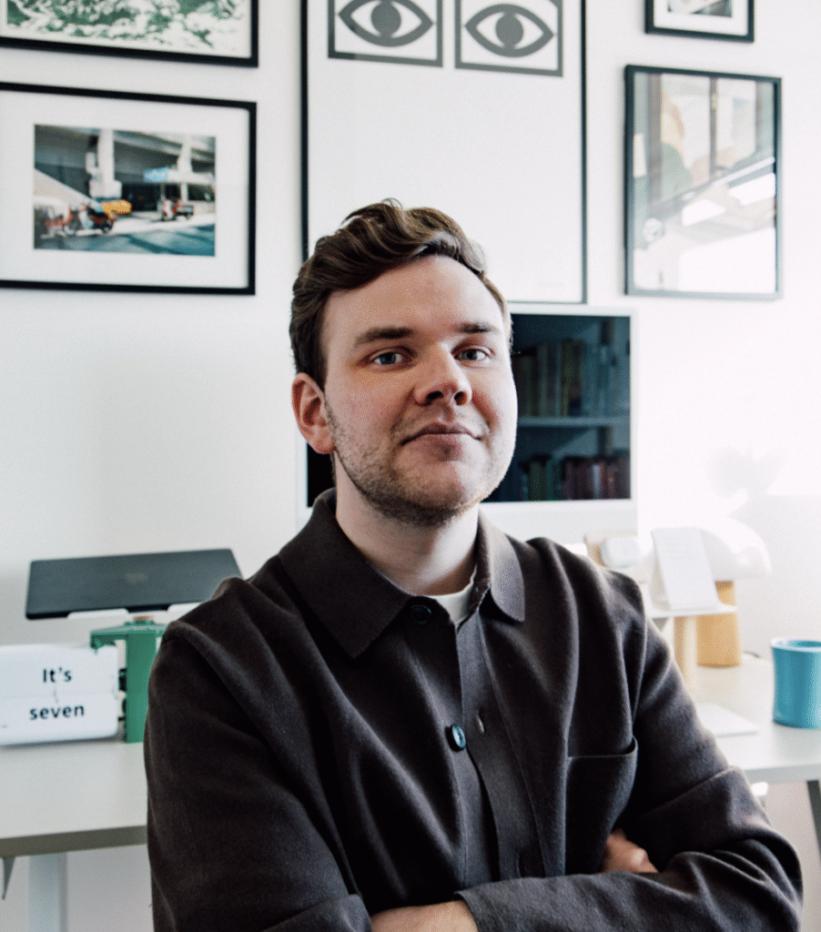 Bild på kommunikatören Johannes Gustavsson som är specialist inom influencer marketing, ungdomskommunikation och sociala medier.